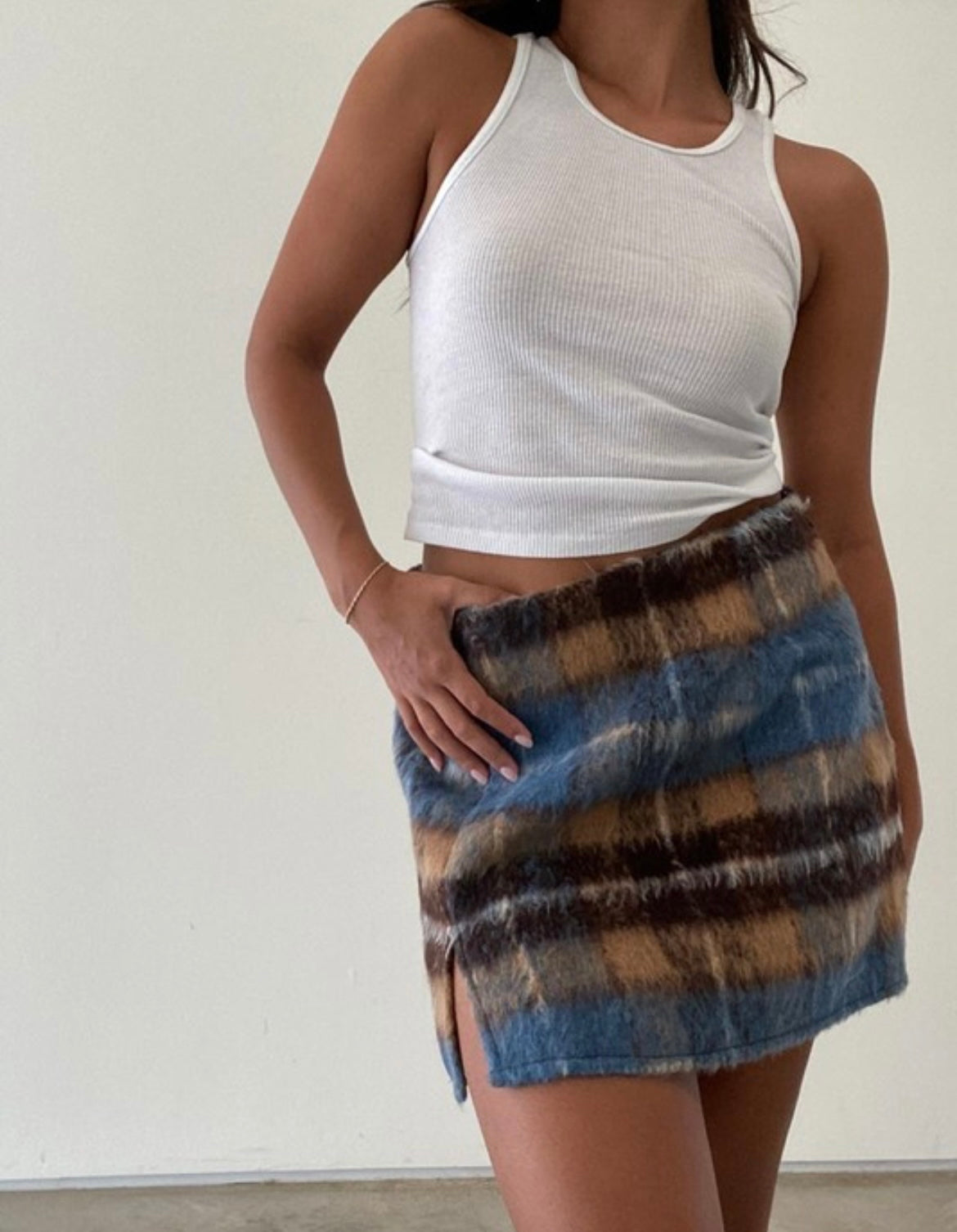 Slit knit mini skirt