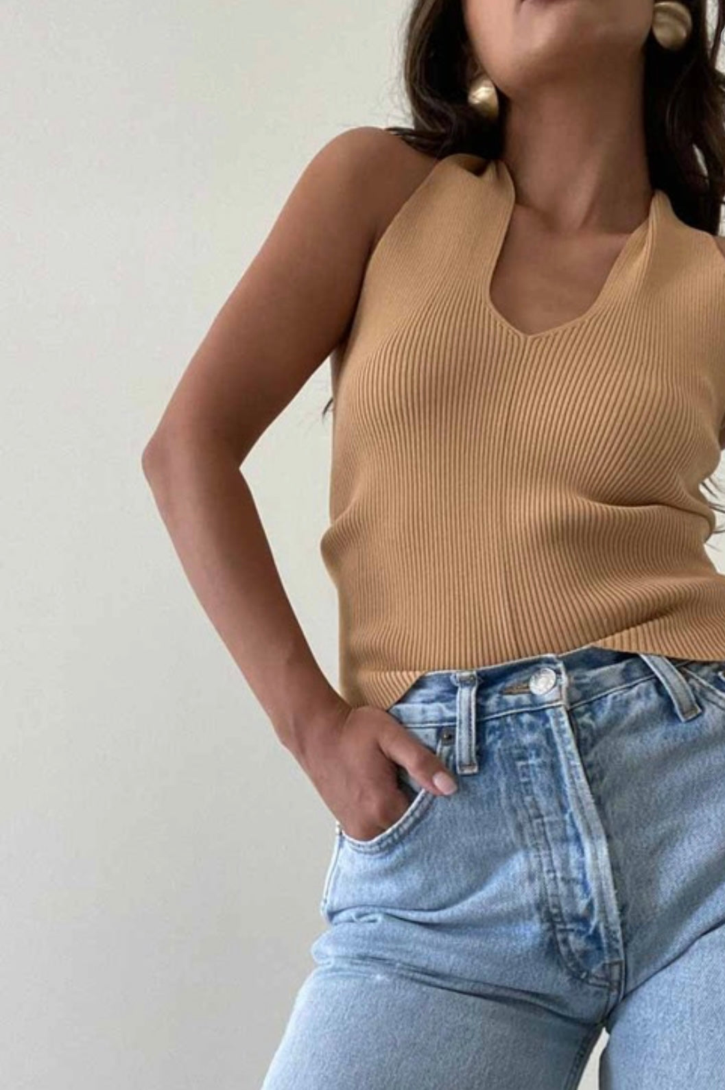 Cutout ribbed detailed tie halter top