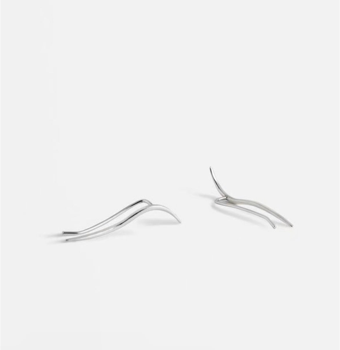 Simple line earring