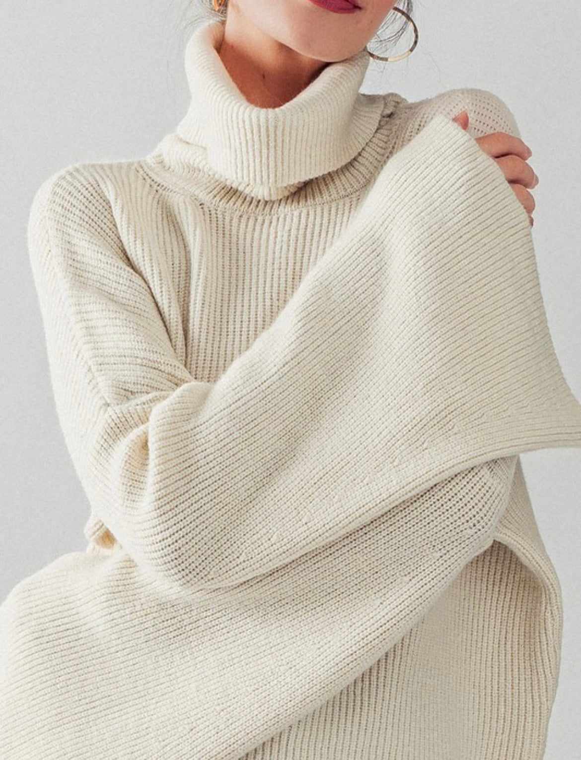 Bell sleeved rib knit turtleneck
