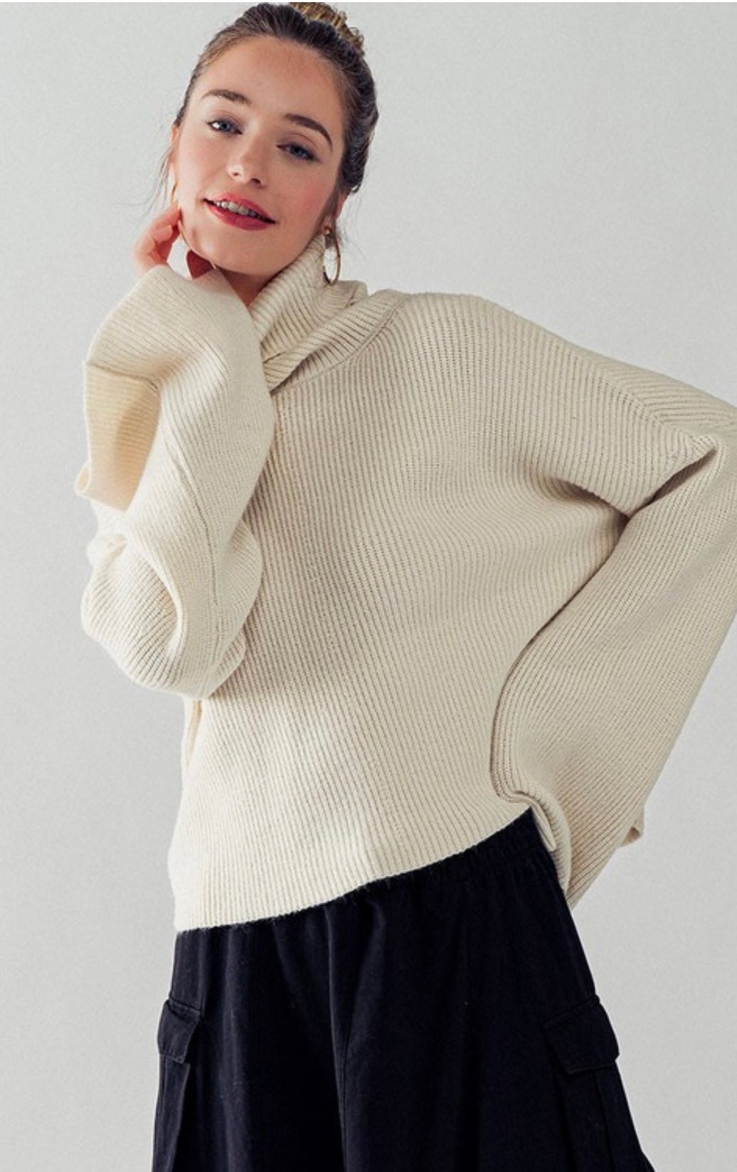 Bell sleeved rib knit turtleneck