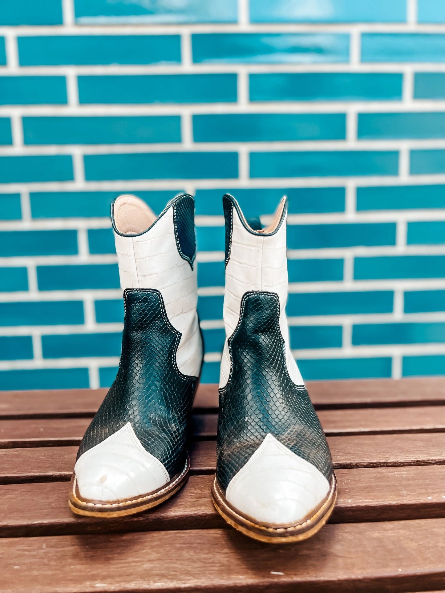 B&W Western Cowgirl Boot