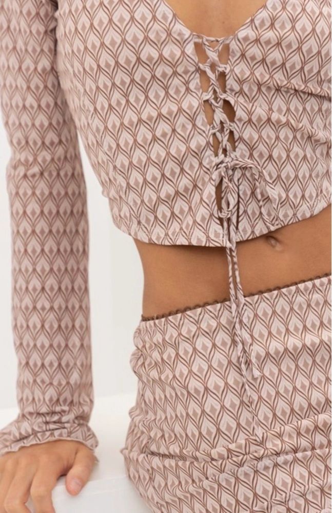 asymmetrical hem mesh lace up top | set