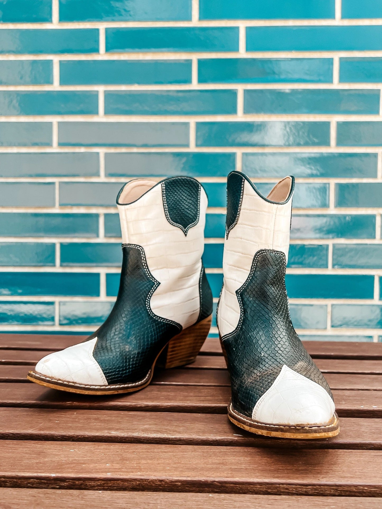 B&W Western Cowgirl Boot