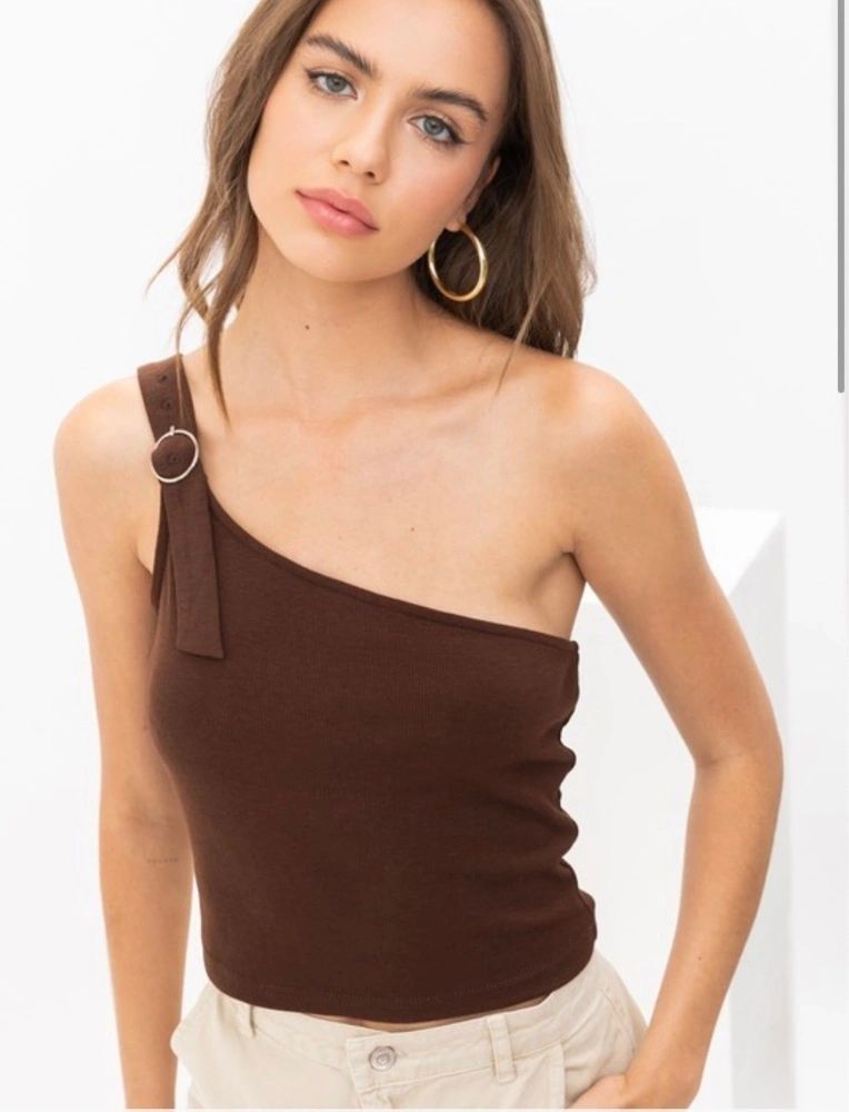 one shoulder buckle ribbed knit top