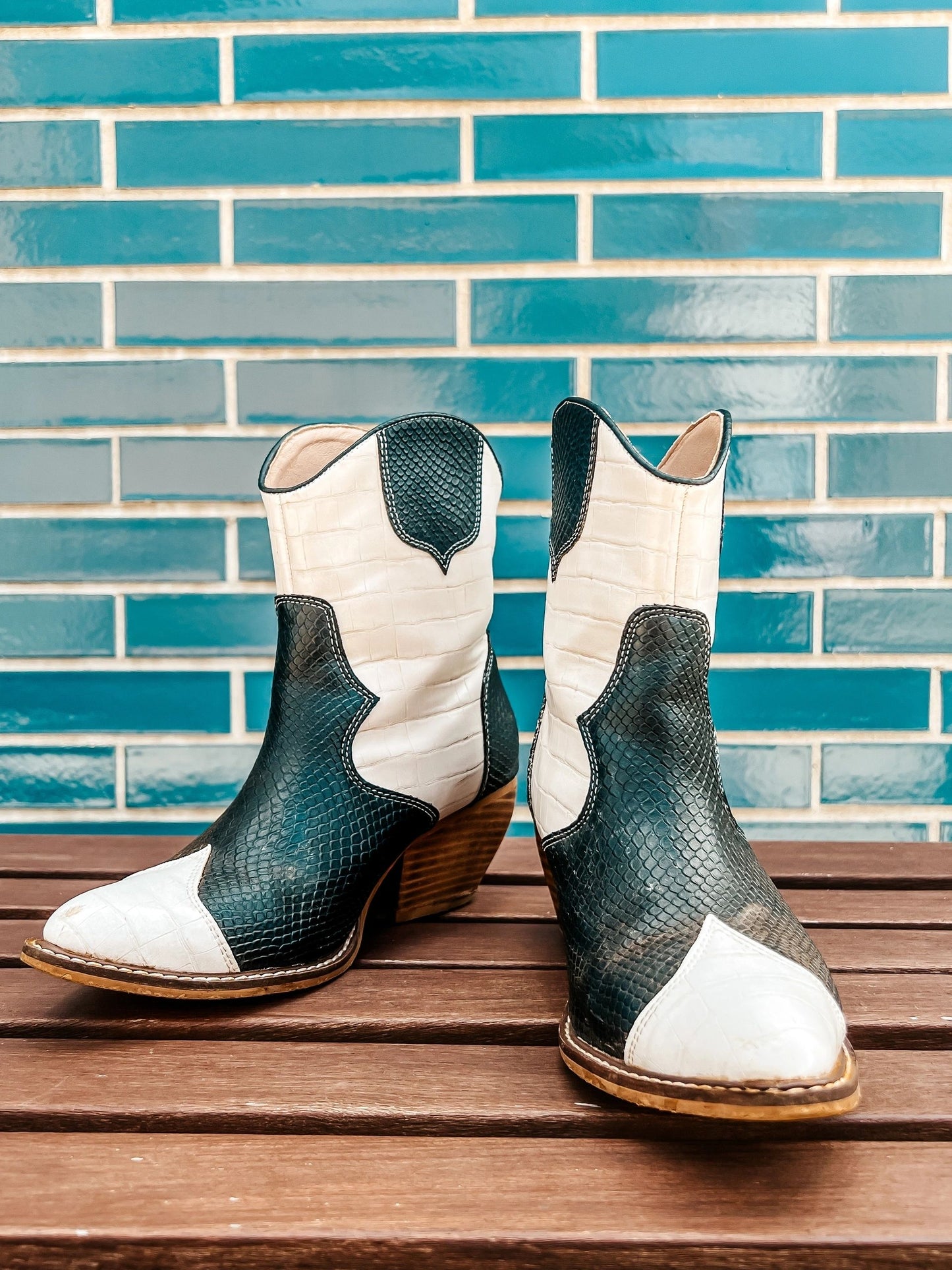 B&W Western Cowgirl Boot