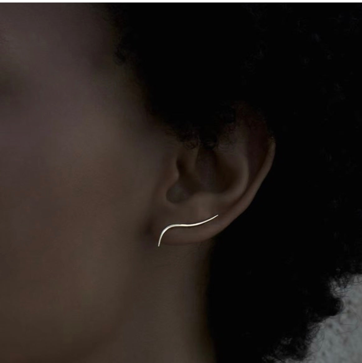 Simple line earring