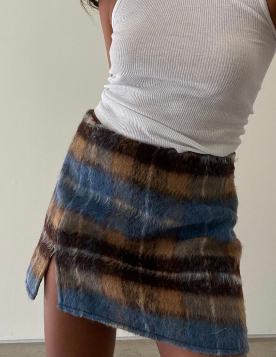 Slit knit mini skirt